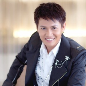ตุ้ม จ่านกร้อง的专辑พบรักที่ตากฟ้า