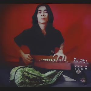 Dengarkan Penjahat lagu dari gede putra dengan lirik