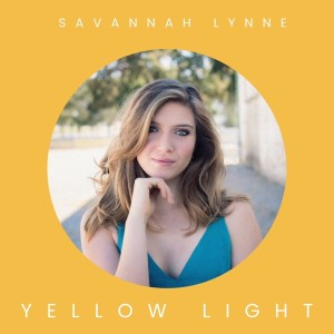 Dengarkan Yellow Light lagu dari Savannah Lynne dengan lirik