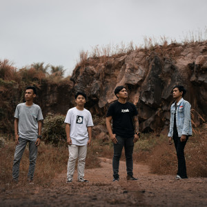 Listen to Salam Kenal song with lyrics from .Aphelion