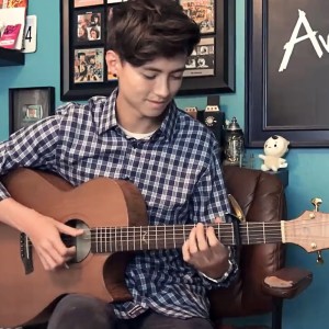ดาวน์โหลดและฟังเพลง Roxanne พร้อมเนื้อเพลงจาก Andrew Foy