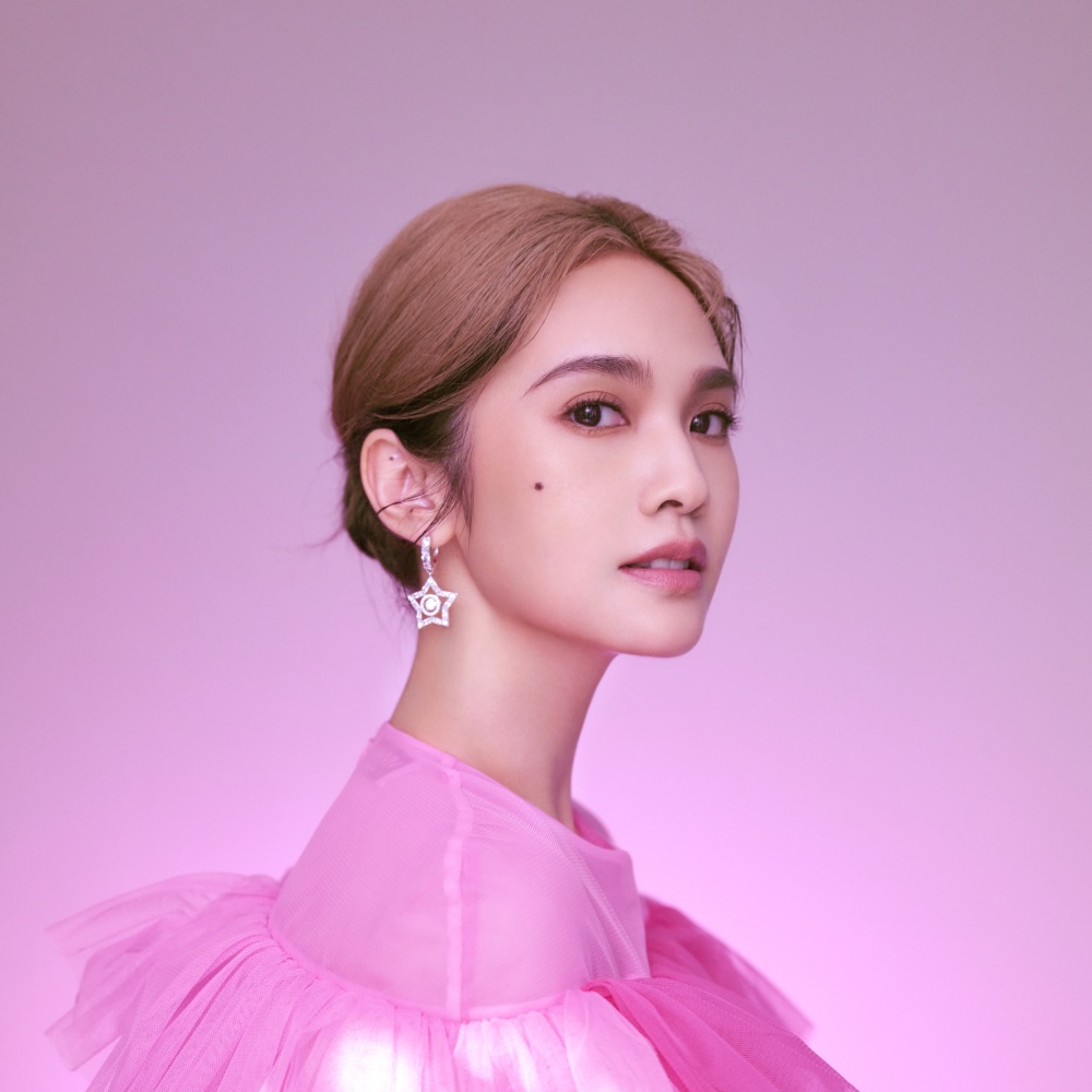 Rainie Yang