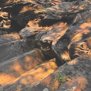 收聽Gneiss的Erosional Traces歌詞歌曲