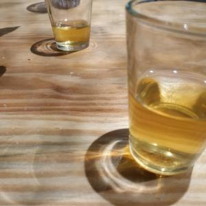 ดาวน์โหลดและฟังเพลง cup of tea พร้อมเนื้อเพลงจาก middmoon