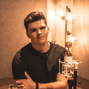 ดาวน์โหลดและฟังเพลง Prayed for You (Acoustic Cover) พร้อมเนื้อเพลงจาก Drake Oliver