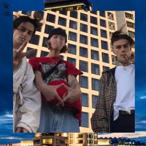 Listen to 40 Stunden Woche (Explicit) song with lyrics from Makko