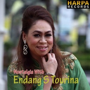 收听Endang S Tourina的Tiada Cinta Seindah Cintaku歌词歌曲