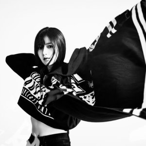 Listen to Zheng Yi Zhi Shou song with lyrics from SNH48