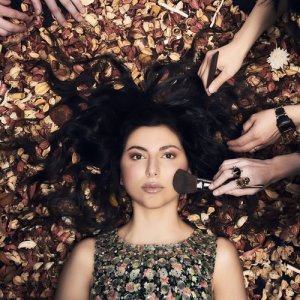 ดาวน์โหลดและฟังเพลง Stay พร้อมเนื้อเพลงจาก Jenn Sarkis