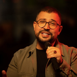 Dengarkan lagu Ana Li Rabeh nyanyian Nizar Idil dengan lirik