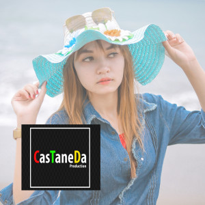 收听Castaneda的Disaat Aku Tersakiti歌词歌曲