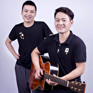 Listen to 爱你中国 (伴奏) song with lyrics from 朱天毅