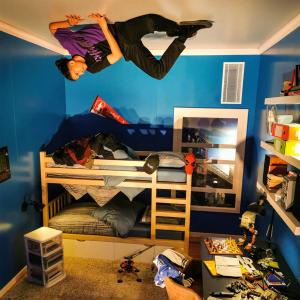 收聽Krose的Spidey Krose (feat. Kemi)歌詞歌曲