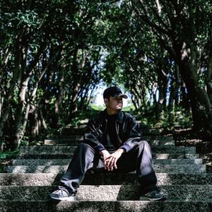 Listen to 笑う門 song with lyrics from 脱兎