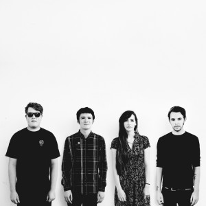Dengarkan lagu Eyelids nyanyian The Fairweather Band dengan lirik