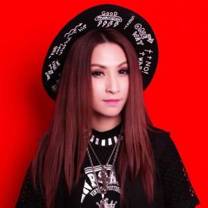 收聽Vĩnh Thuyên Kim的Người ta Đã Bỏ Em Rồi歌詞歌曲