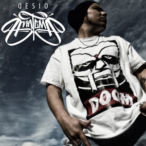 Listen to Reacciona song with lyrics from Desio