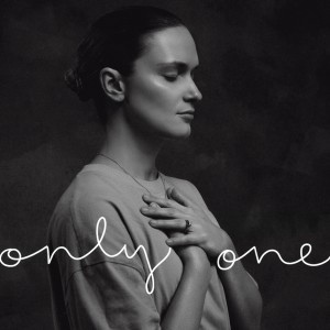 ดาวน์โหลดและฟังเพลง Only One (Live) พร้อมเนื้อเพลงจาก Suvi-Tuulia