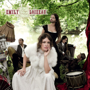 ดาวน์โหลดและฟังเพลง Fais Battre Ton Tambour พร้อมเนื้อเพลงจาก Emily Loizeau