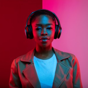 ดาวน์โหลดและฟังเพลง Rise Above The Noise พร้อมเนื้อเพลงจาก Chill Hop Beats