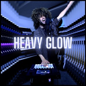 Youngr的專輯Heavy Glow