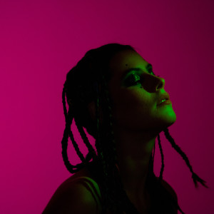 Listen to Lo Vi Venir song with lyrics from Mathilde Sobrino