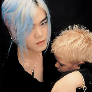 ดาวน์โหลดและฟังเพลง Our Story พร้อมเนื้อเพลงจาก MOON HEE JUN