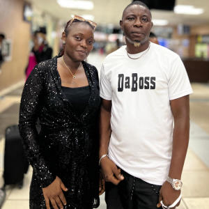 Dengarkan lagu Naija Struggle (feat. Tbonny) (Explicit) nyanyian Big Huzzle dengan lirik