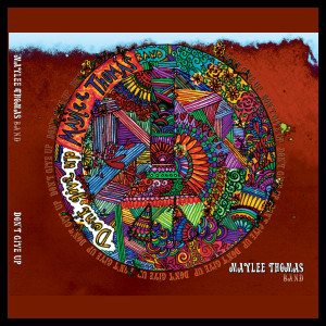 ดาวน์โหลดและฟังเพลง I Keep Falling พร้อมเนื้อเพลงจาก Maylee Thomas Band