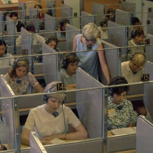 收聽Suum Cuique的Intonation歌詞歌曲