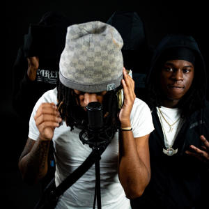 Mooda的專輯Floaters freestyle (Explicit)