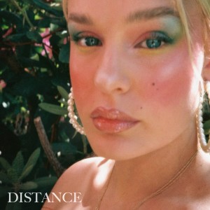 收聽jvles的Distance歌詞歌曲
