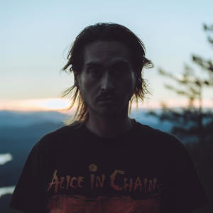 收聽MITCHELL BAY的Hypnotize (feat. August Fanon)歌詞歌曲