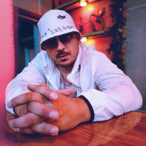 default playlist img