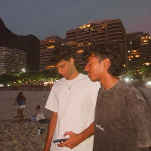 收聽LLC Flame的GIANTS歌詞歌曲