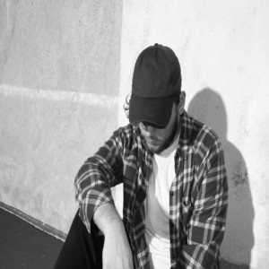 收听Eunoia的I Don't Know How to Trust You歌词歌曲