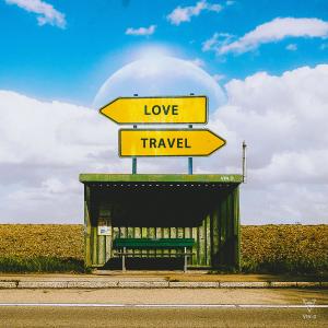 ดาวน์โหลดและฟังเพลง LOVE OR TRAVEL พร้อมเนื้อเพลงจาก VIN:O