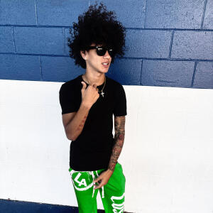 default playlist img