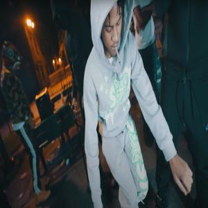 ดาวน์โหลดและฟังเพลง Sweepers In Paris (feat. Jay5) (Explicit) พร้อมเนื้อเพลงจาก Favela Vibes