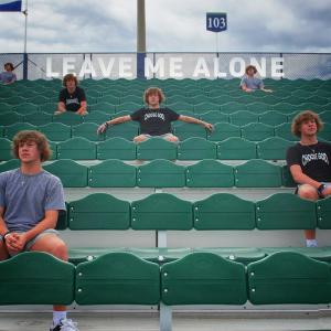 收聽NickyCaps的Leave Me Alone歌詞歌曲