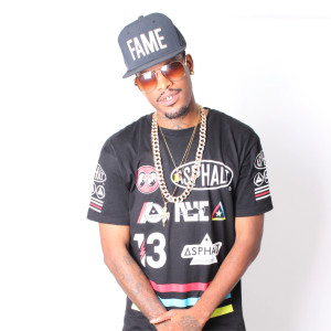 ดาวน์โหลดและฟังเพลง Young Lives (Explicit) พร้อมเนื้อเพลงจาก Fame Johnson