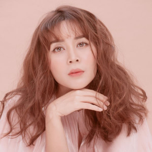 收聽Lưu Hương Giang的Hẹn Gặp Lại Anh歌詞歌曲