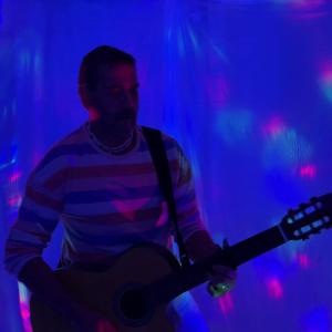 Listen to Silent night song with lyrics from Luzy