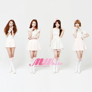 Dengarkan Because I lagu dari N-White dengan lirik