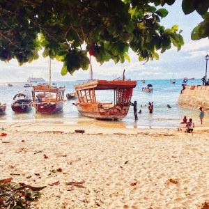 Dengarkan lagu Zanzibar (Acoustic) nyanyian Kamaliza dengan lirik