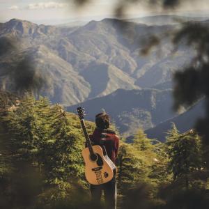 收聽Harry的Guitar歌詞歌曲