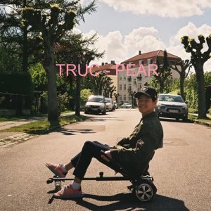 ดาวน์โหลดและฟังเพลง Pear พร้อมเนื้อเพลงจาก Truc