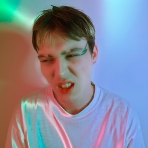 收聽Керил的Зеркала歌詞歌曲