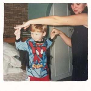 收聽Aidan Fine的Hey Mama歌詞歌曲