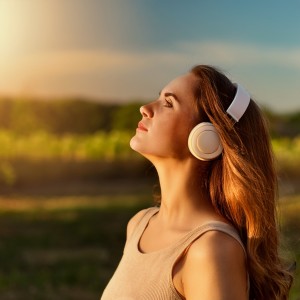 ดาวน์โหลดและฟังเพลง Restful Waters Beneath The Moon พร้อมเนื้อเพลงจาก Pure Theta Binaural Beats